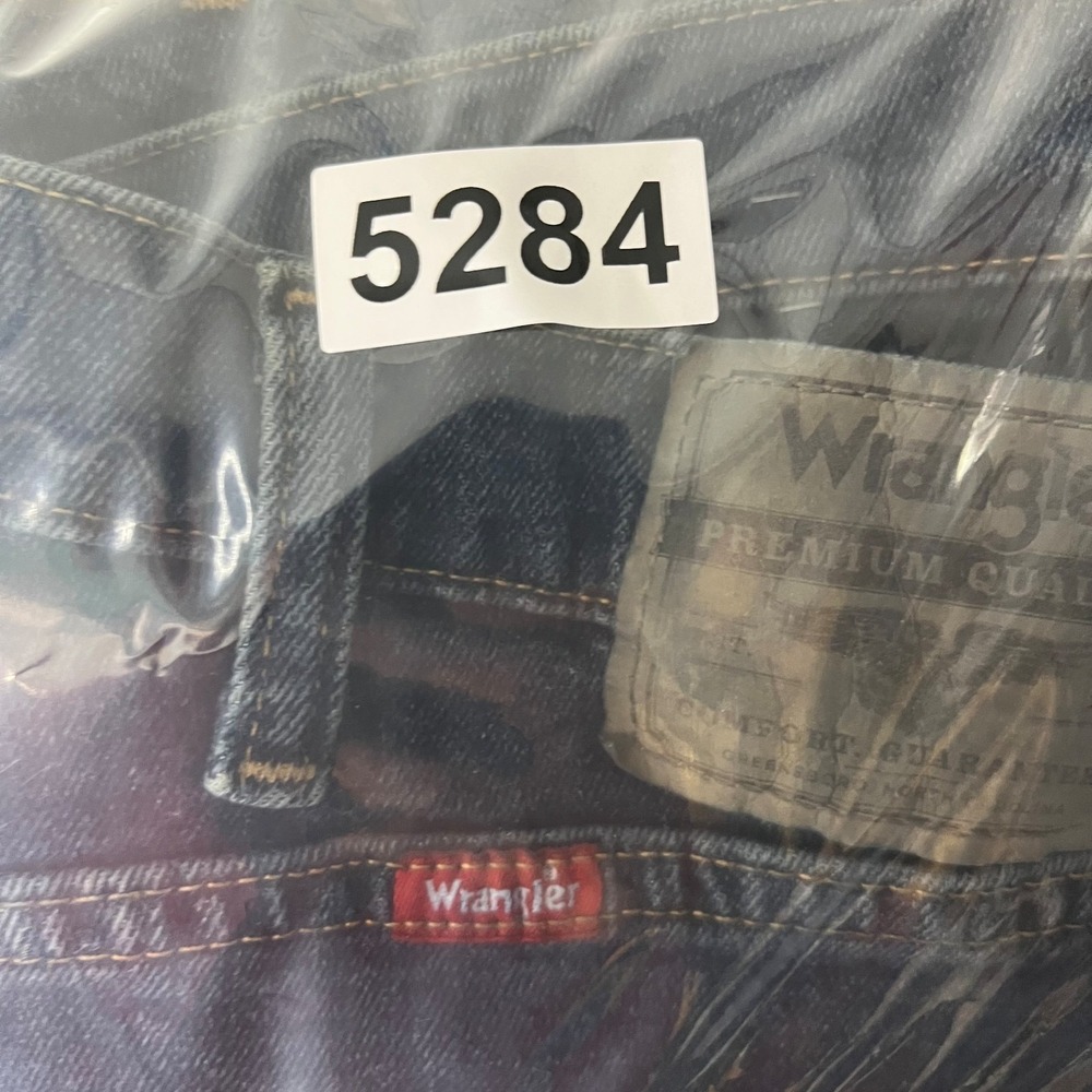 Wrangler Relaxed Fit Jeans Men's Blue Denim Pockets Classic Zip Fly 40X29 - NWT - Picture 12 of 12